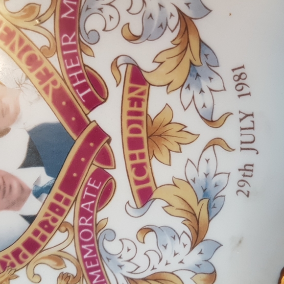 Vintage Prince Charles & Diana Commemorative Plate - Picture 3 of 6